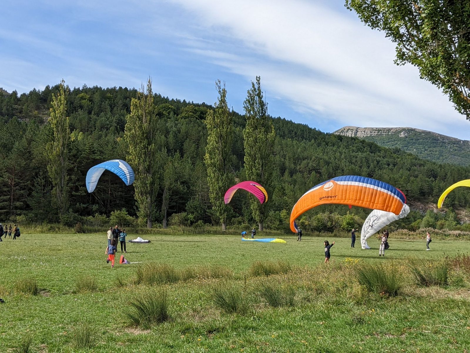 Starting a local paragliding meet